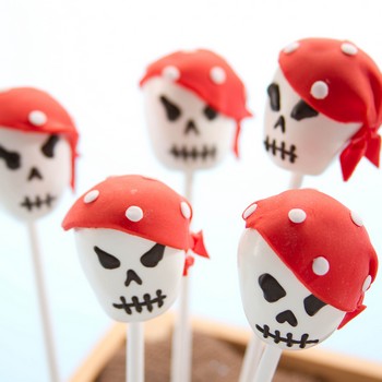 Skull Pirate Cake Pops