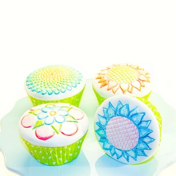 Sparkly Whimsy Bloom Cupcakes