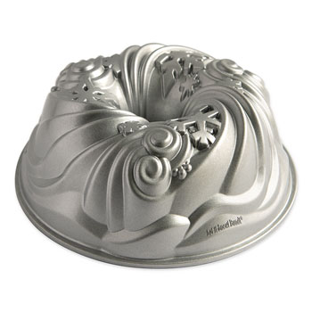 Christmas Cake Pans and Bakeware