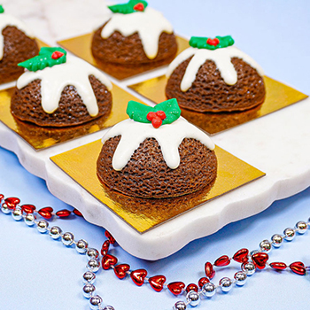 Mini Gingerbread 
Figgy Pudding Cakes