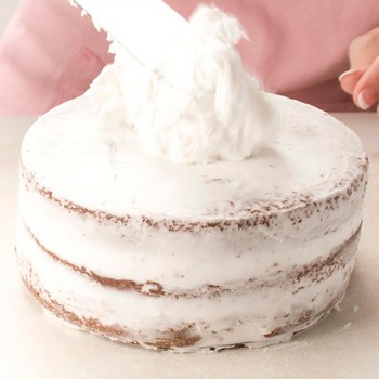 Icing a Cake- Crumb Coat Method