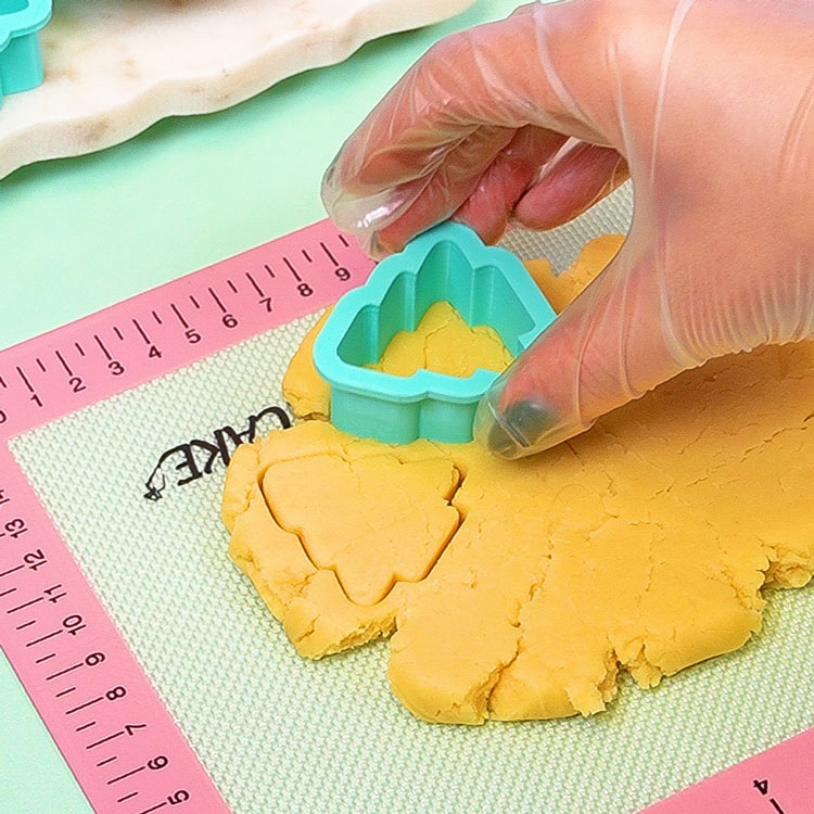 cutting out vanilla cake pop dough