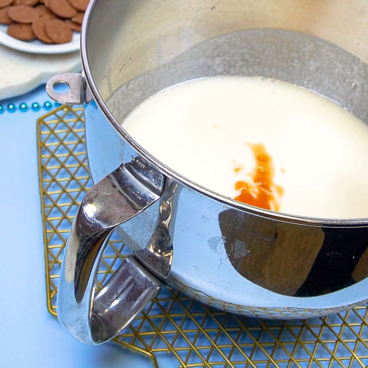 adding vanilla extract to marshmallow filling