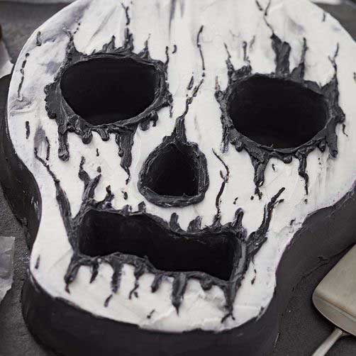  Wilton Skull Cake Pan with Flutes: Novelty Cake Pans: Home &  Kitchen